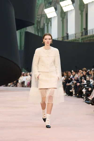 Look 3